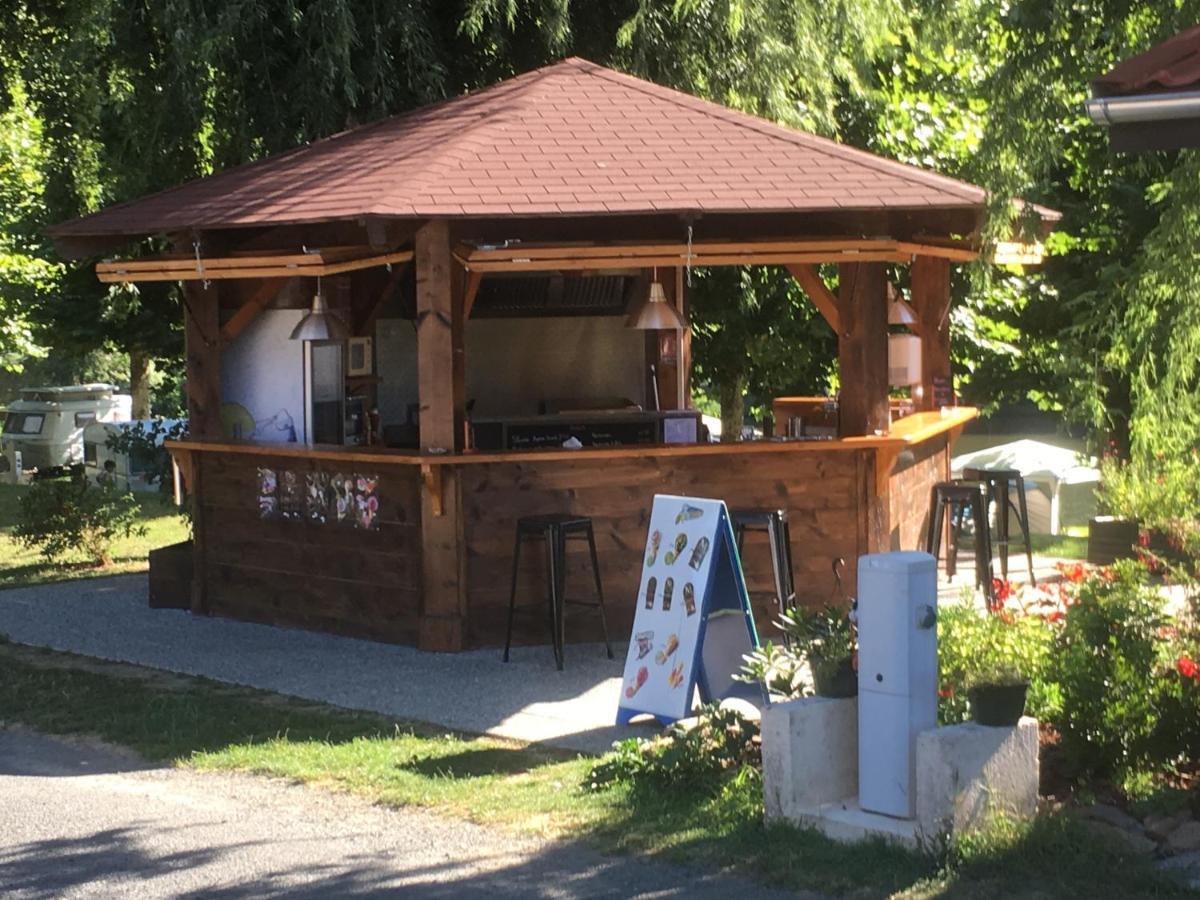 Camping Les Etoiles Saint-Sornin-Lavolps エクステリア 写真