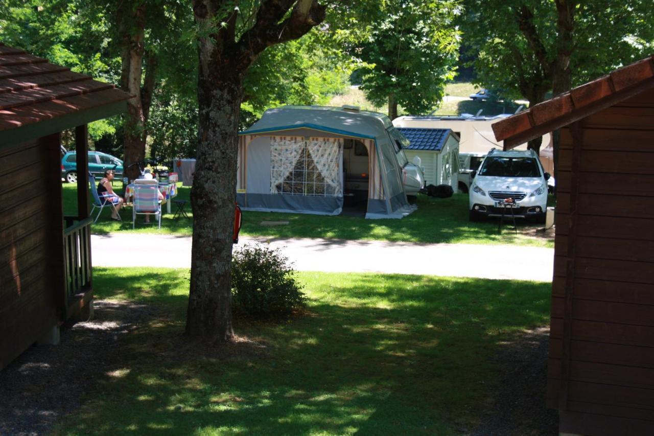 Camping Les Etoiles Saint-Sornin-Lavolps エクステリア 写真