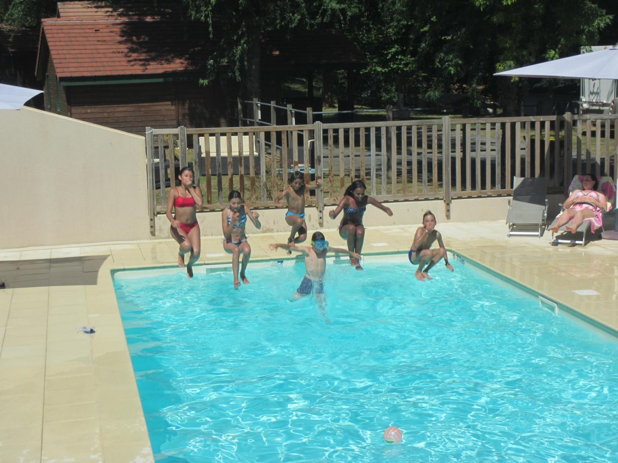 Camping Les Etoiles Saint-Sornin-Lavolps エクステリア 写真