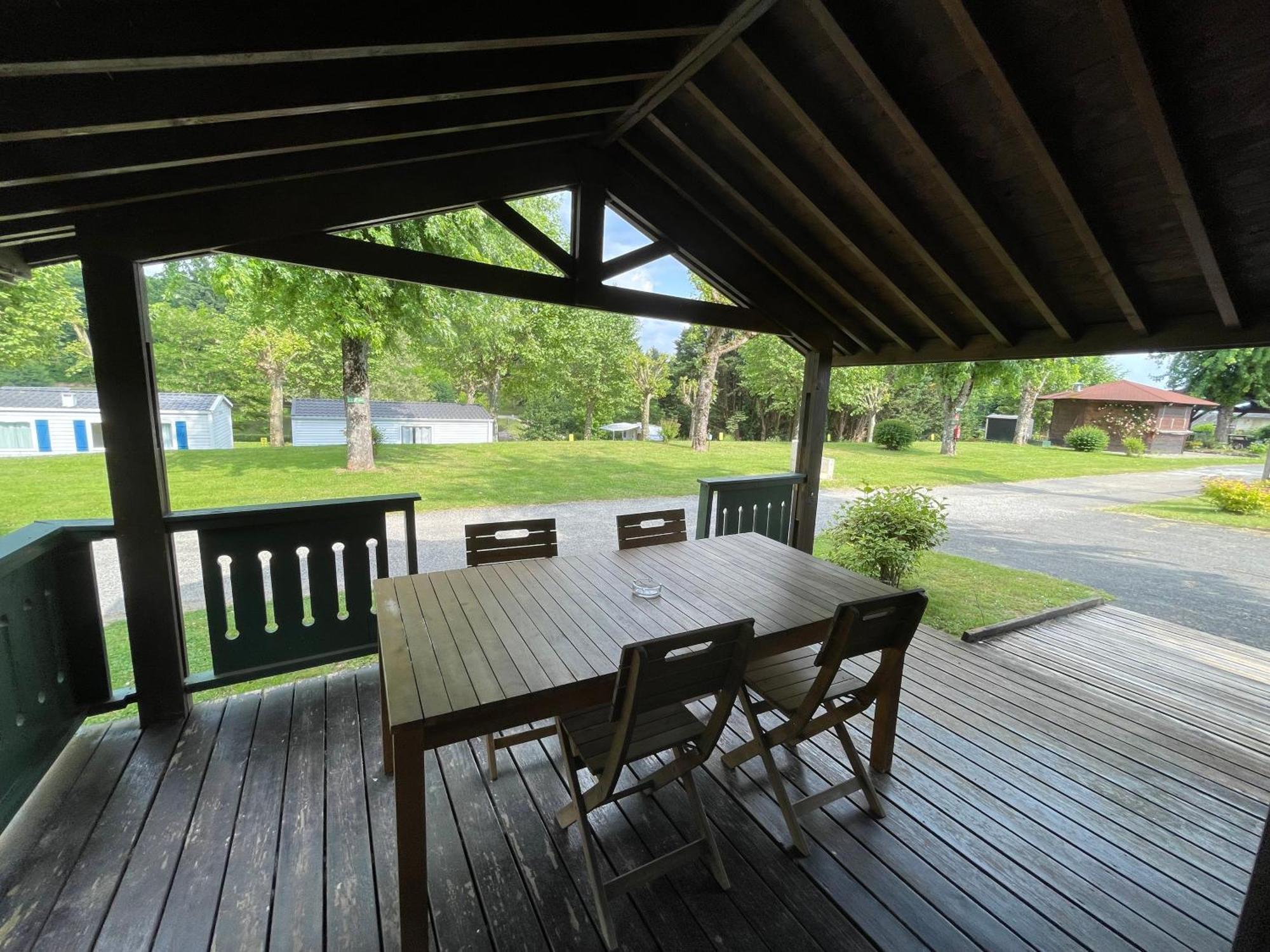 Camping Les Etoiles Saint-Sornin-Lavolps エクステリア 写真
