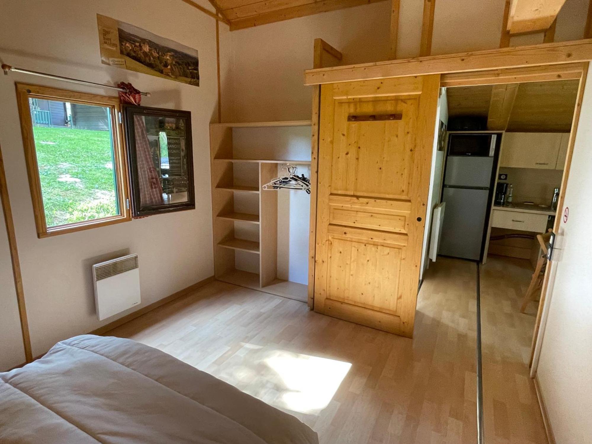 Camping Les Etoiles Saint-Sornin-Lavolps エクステリア 写真